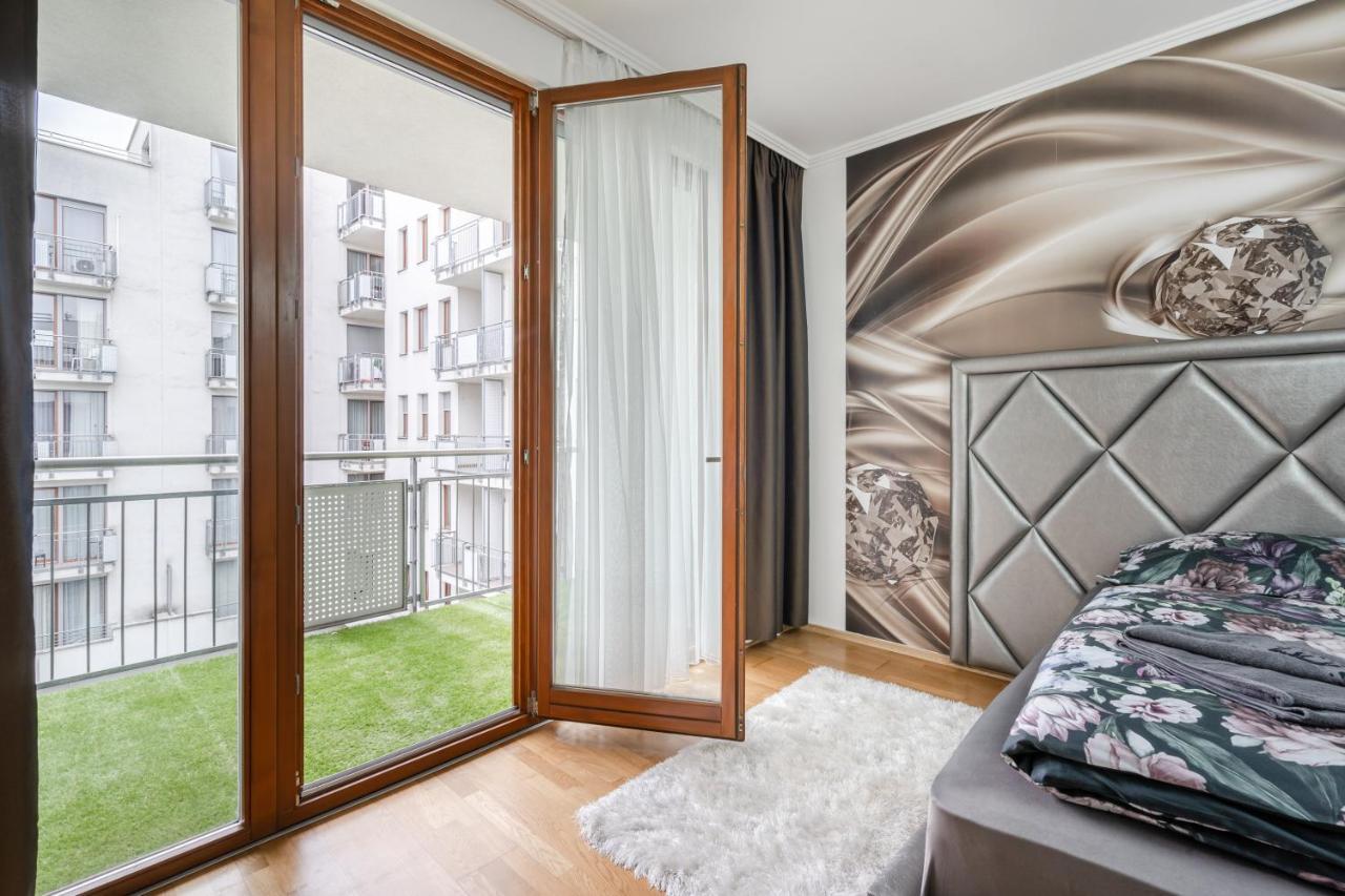 Penthouse Three Bedrooms, Three Balconies Apartment With Free Parking In Kiraly Street Βουδαπέστη Εξωτερικό φωτογραφία