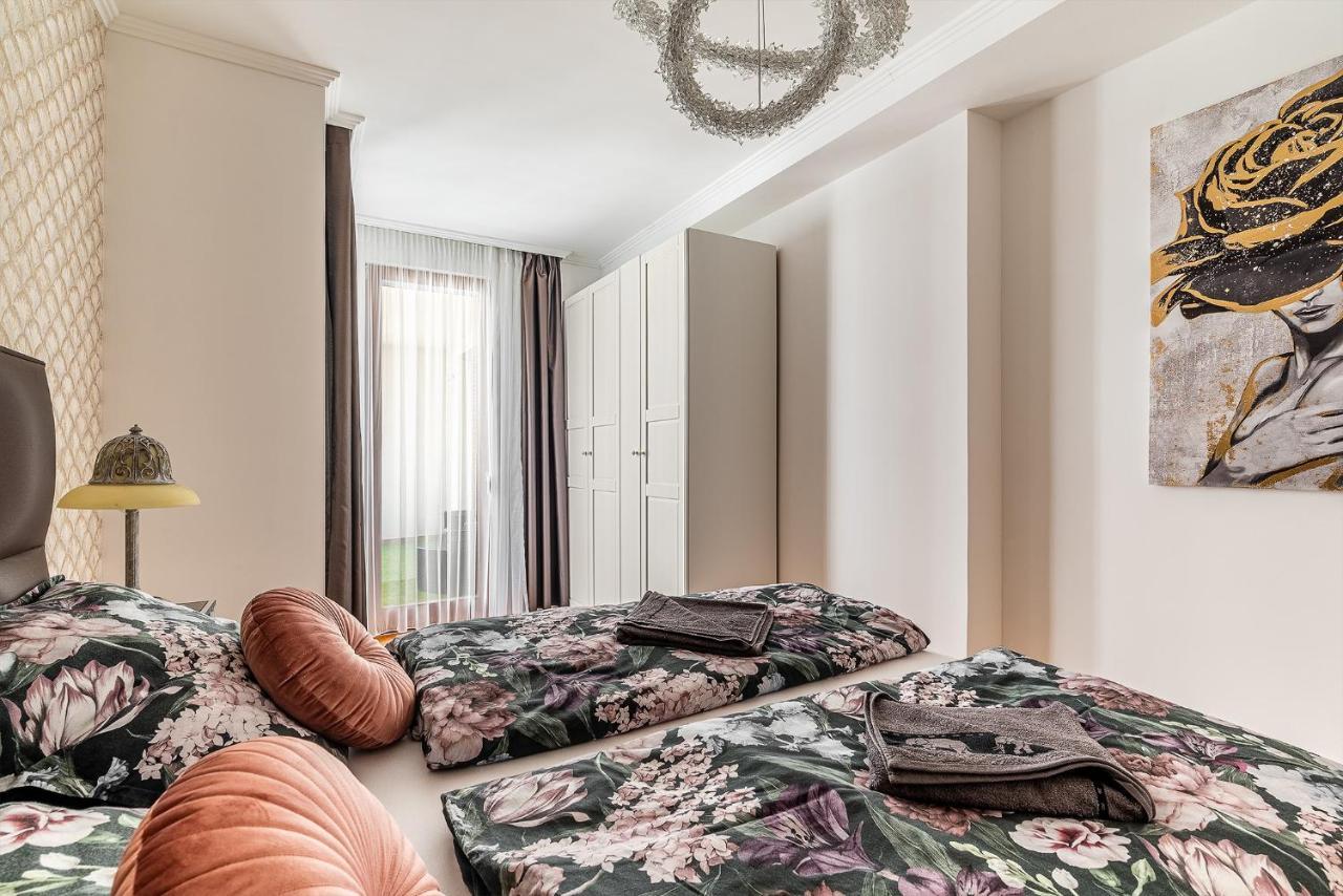 Penthouse Three Bedrooms, Three Balconies Apartment With Free Parking In Kiraly Street Βουδαπέστη Εξωτερικό φωτογραφία