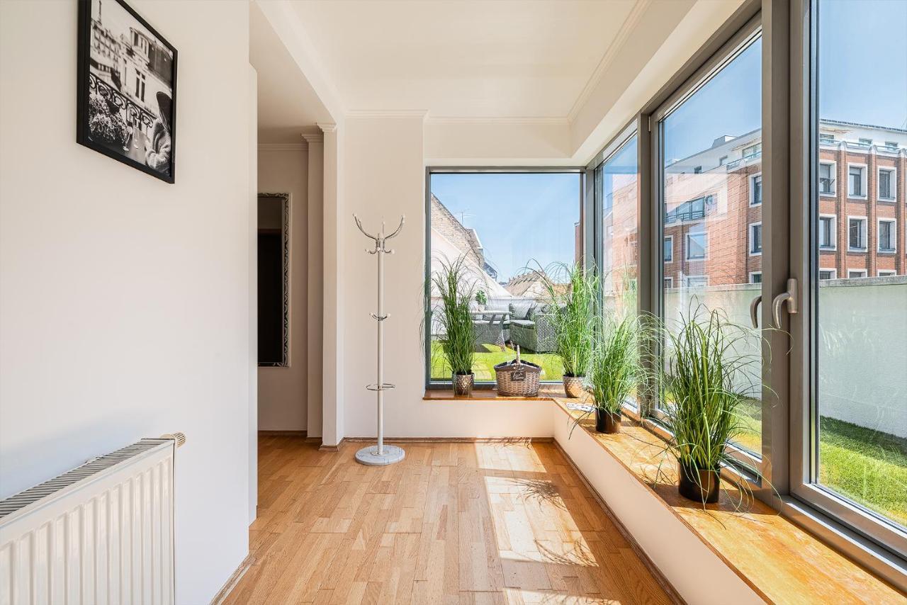 Penthouse Three Bedrooms, Three Balconies Apartment With Free Parking In Kiraly Street Βουδαπέστη Εξωτερικό φωτογραφία