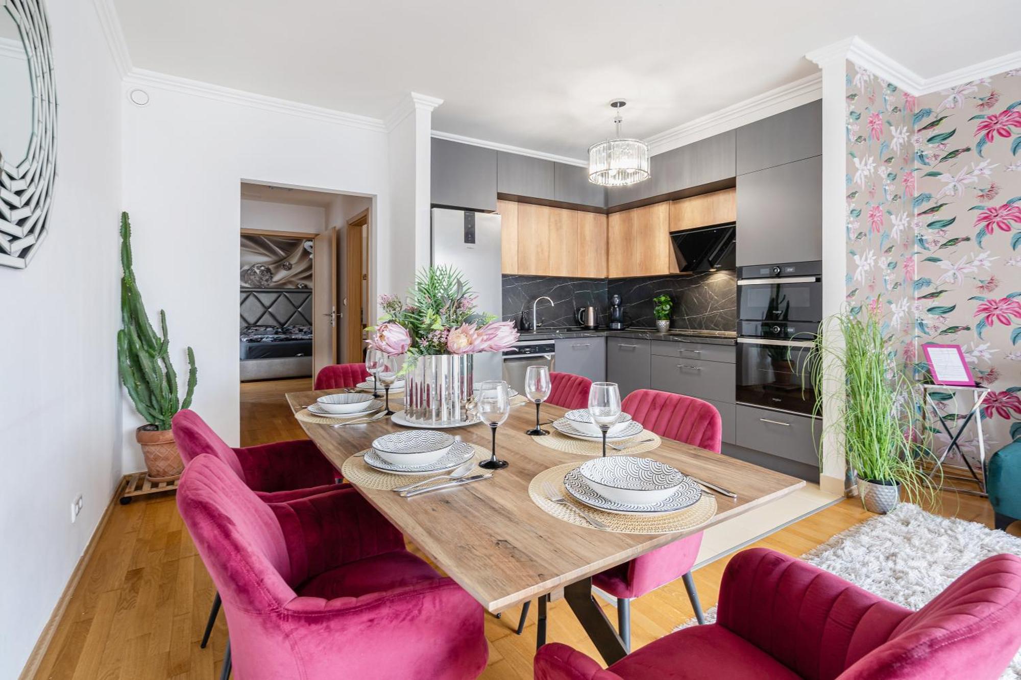 Penthouse Three Bedrooms, Three Balconies Apartment With Free Parking In Kiraly Street Βουδαπέστη Εξωτερικό φωτογραφία